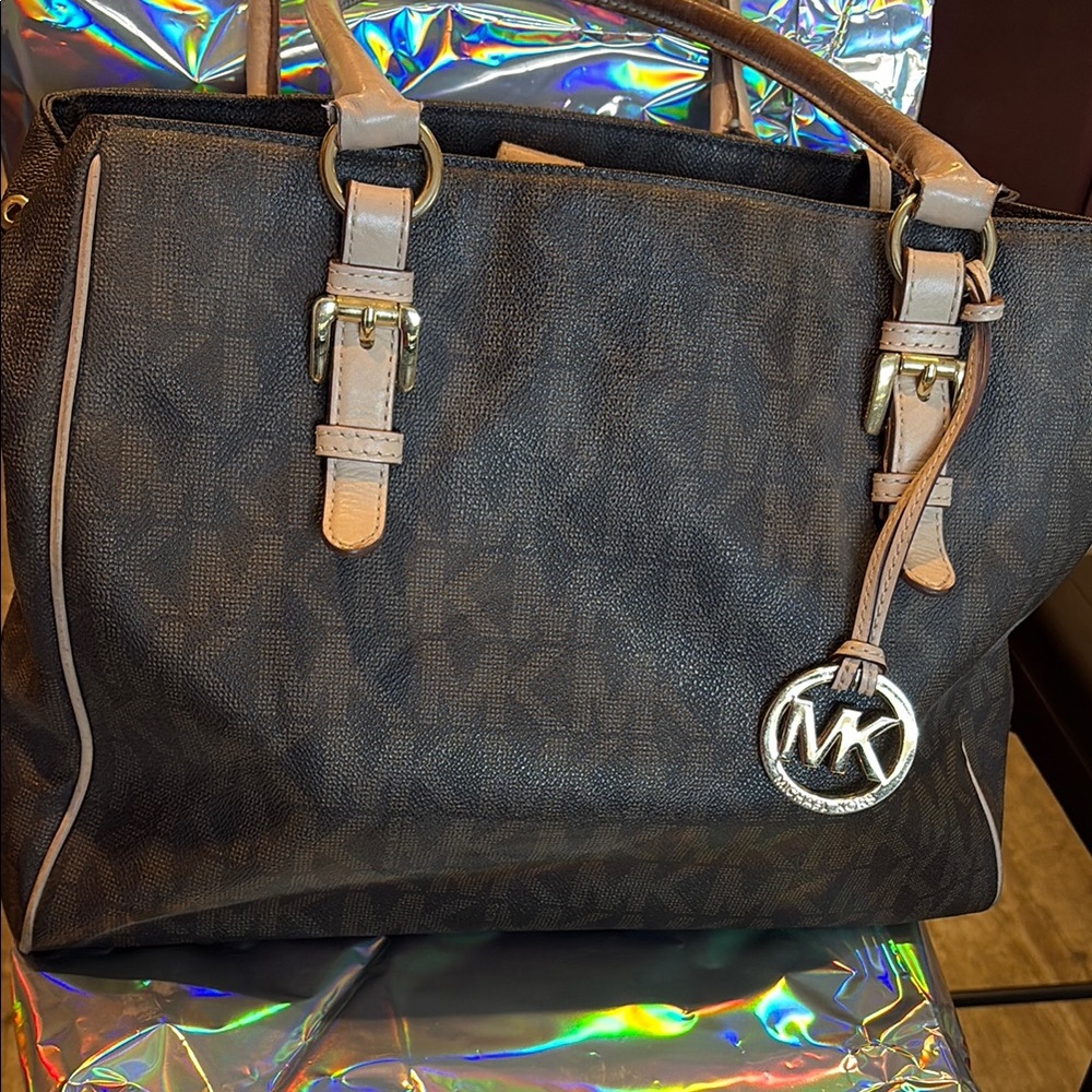 Pre-Loved Michael Kors Purse – Excellent Condition